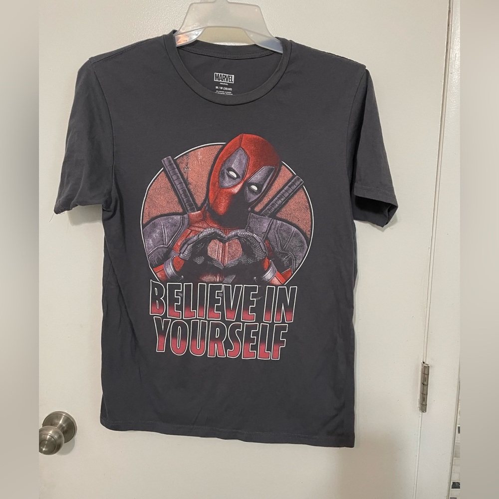 Mad Engine Marvel Gray Short sleeve DEADPOOL Believe in Yourself T Shirt  M